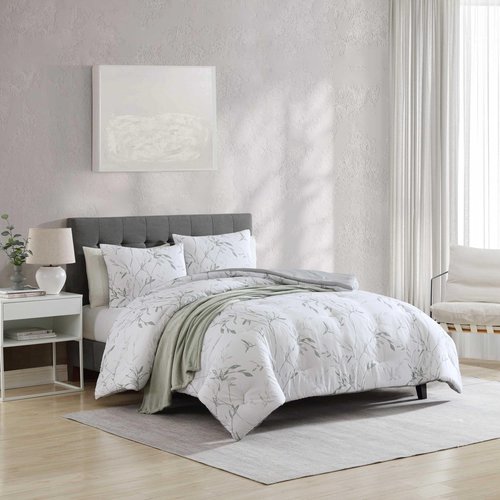 Kenneth Cole - Comforter Set, Super Soft Bedding with Matching Shams & Bonus Throw Blanket, Luxurious Home Decor (Ink Wash Vine Green, King)