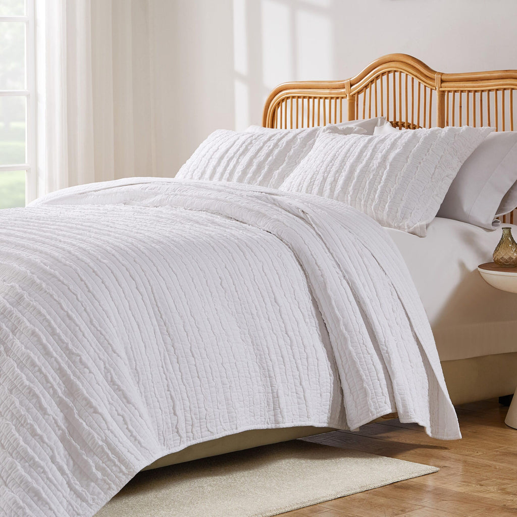 Greenland Home Ruffled White 100% Cotton Quilt Set with Ruffle Embellishments - 2 Piece Twin/XL - White