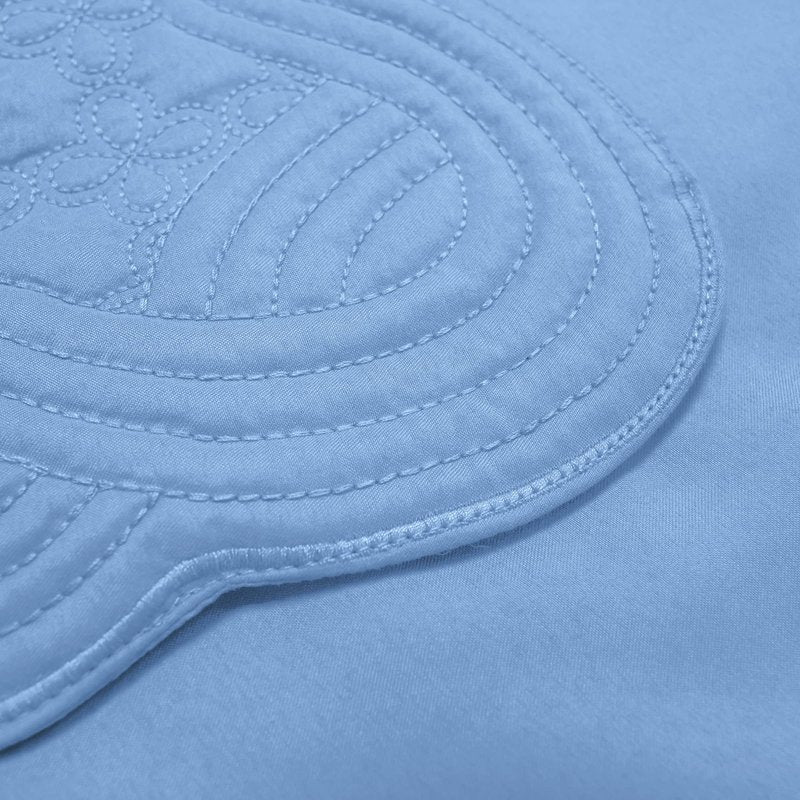 Loom and Mill Quilted Table Placemats Set of 6, Natural Fabric Farmhouse Style Dining Table Mats, Double Layer & Washable for Kitchen Dinner Party Holidays All Season Everyday Use(12"x18", Blue)
