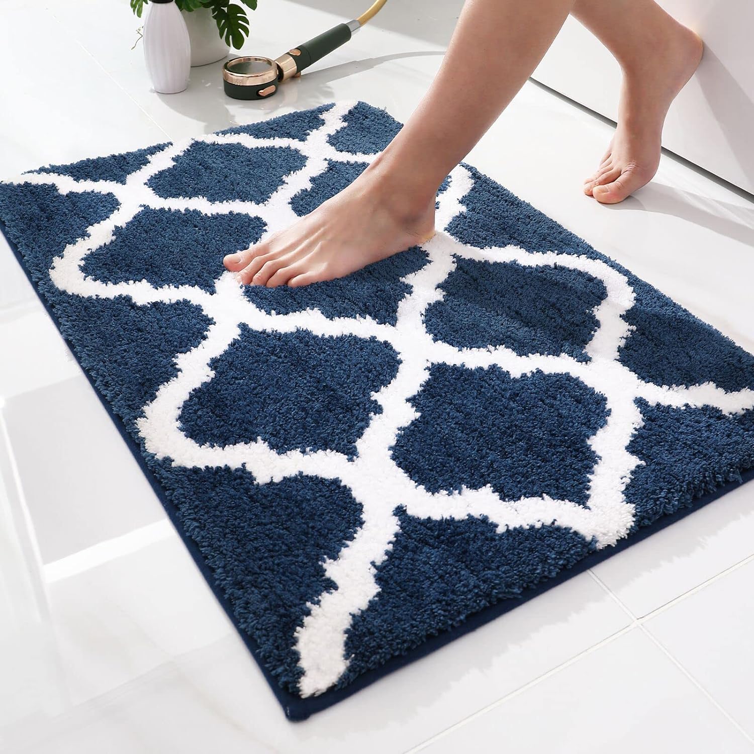OLANLY Bathroom Rugs - Soft, Absorbent Microfiber Non-Slip Mats | 30x20 Navy Shaggy Shower Carpet
