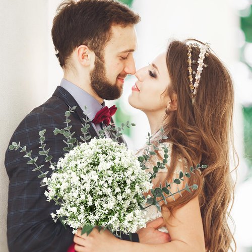 Retrowavy 250 Pcs Babys Breath Artificial Flowers Bulk Babys Breath Flowers Gypsophila Bouquets with Faux Eucalyptus Stems Leaves for Wedding Bouquet Party Filler Home Decor