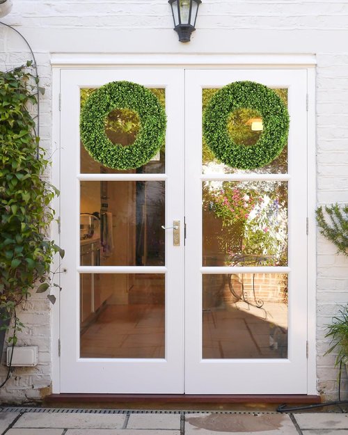 DDHS 20'' Boxwood Wreath - Artificial Spring Decor for Year-Round Indoor/Outdoor Use | Green