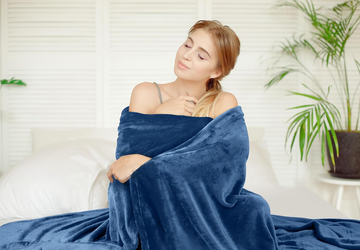 Utopia Bedding Fleece Blanket - Luxury Anti-Static Soft Microfiber - Twin Size Royal Blue (60x80 Inch)