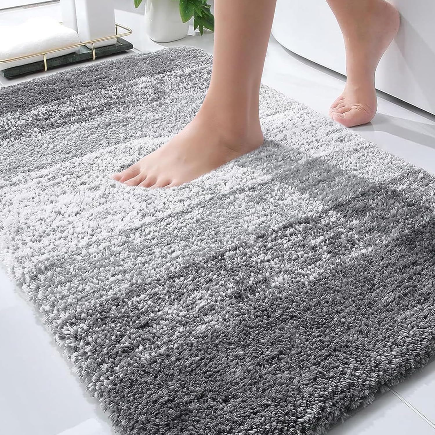 OLANLY Bathroom Rugs - Extra Soft Microfiber Mat, Quick Dry & Machine Washable | 30x20 Grey