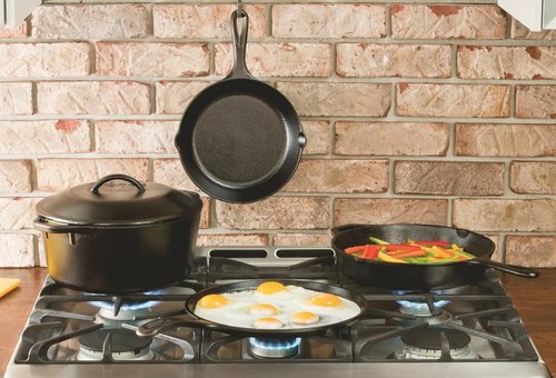 Lodge BOLD 12 Inch Cast Iron Skillet - Seasoned Cookware for Versatile Cooking