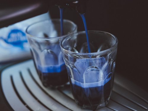 LA MOON TEA Blue Thai Tea Mix - Traditional Loose Leaf Thai Tea Mix from Butterfly Pea Flower and Assam Black Tea for Home-made Blue Thai Iced Tea, Boba Tea & Latte - No Food Dye, 7.05 Oz.