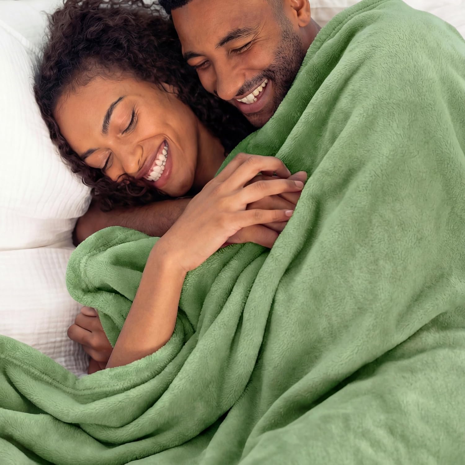 Bedsure GentleSoft Green Throw Blanket - Cozy 300GSM Fleece for Home Decor | Emerald, 50x60 Inches