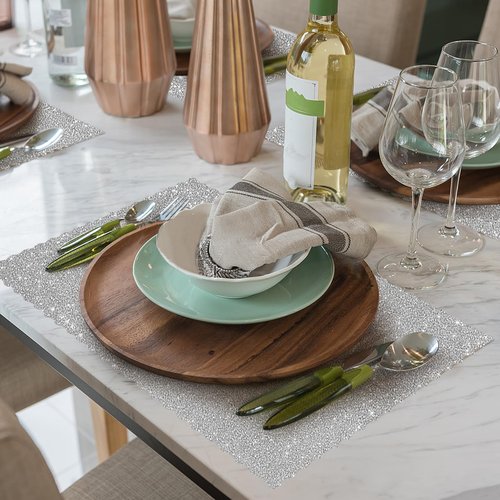 Stranthother 100PCS 10 * 14'' Matte Silver Paper Placemats Disposable Paper Placemats Doilies Rectangular Place Mats Bulk Table Chargers Birthday Wedding Holiday Banquet Party Table Decor