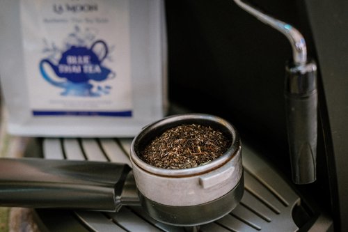 LA MOON TEA Blue Thai Tea Mix - Traditional Loose Leaf Thai Tea Mix from Butterfly Pea Flower and Assam Black Tea for Home-made Blue Thai Iced Tea, Boba Tea & Latte - No Food Dye, 7.05 Oz.