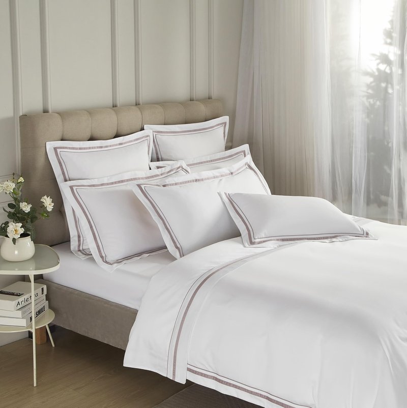 Ranznaz White Pillow Shams King Size Set of 2, 100% Cotton 400TC Sateen Luxury Hotel Pillowcases, Piping Oxford Pillow Cases with Envelope Closure for Bedding Linen, 20x36 Inches