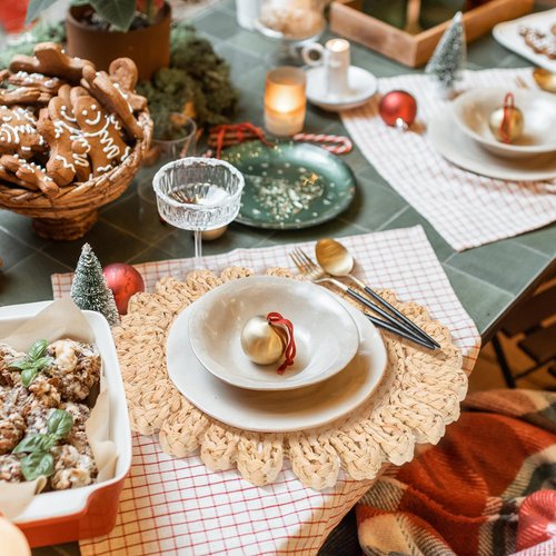 GENMOUS 13" Corn Husk Natural Braided Table Place Mats Set of 12,Boho Rattan Wicker Charger Plates for Home Farmhouse Wedding Thanksgiving Christmas Spring Holiday