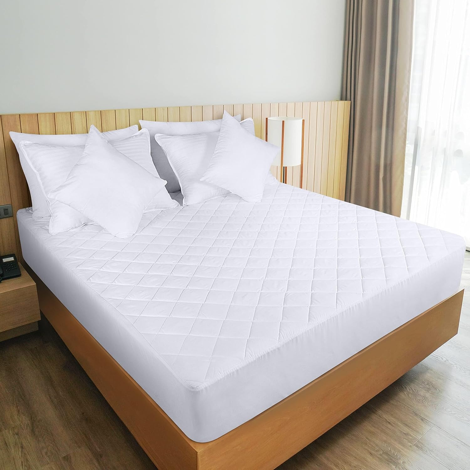 Utopia Bedding Quilted Fitted Mattress Pad - Queen Size Deep Pocket Protector | Machine Washable, White