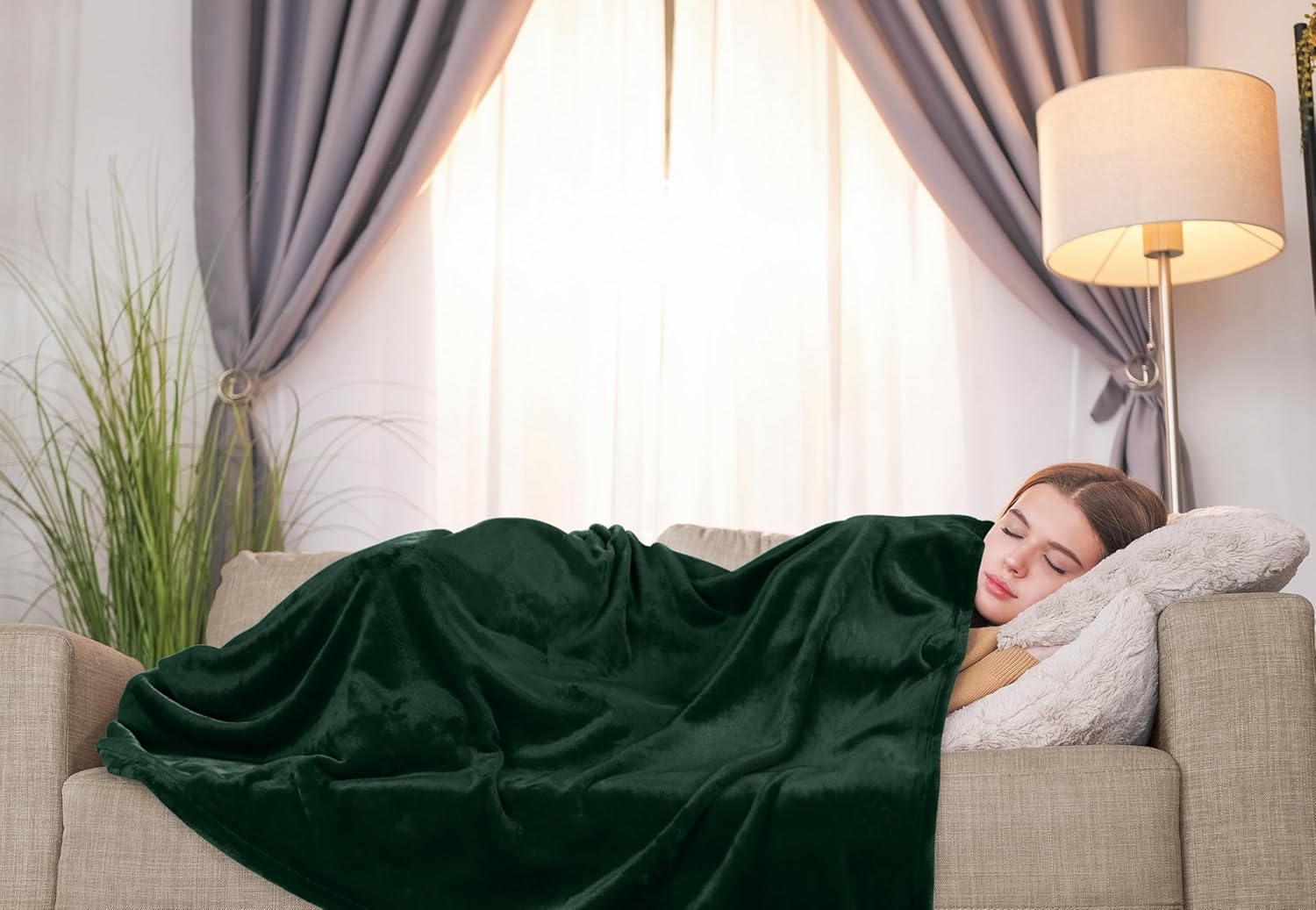 Utopia Bedding Fleece Blanket - Luxury Soft Microfiber Throw in Forest Green | 50x60 Inch, Anti-Static 300GSM