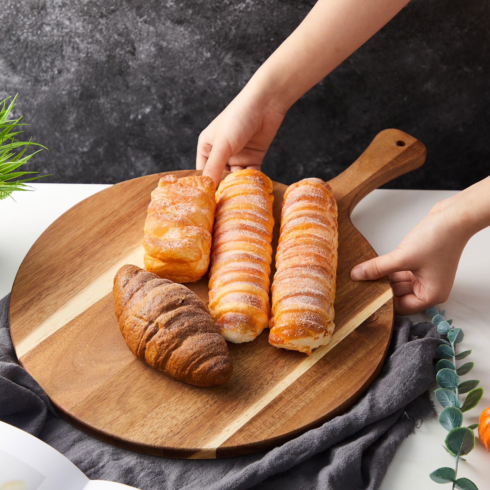 Sliner 6 Pcs Acacia Wood Round Cutting Board Bulk 0.6 Inch Thick Charcuterie Board with Handle Large Wooden Chopping Paddle for Cutting Pizza Cheese Meat Fruit (13 x 9 Inch)