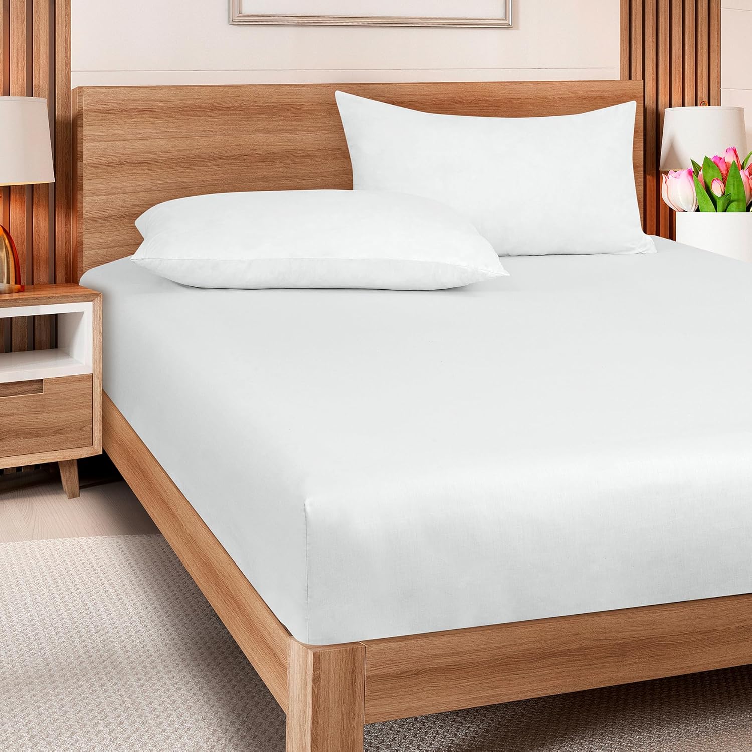 Royale Linens 300 Thread Count Fitted Sheet - 100% Long Staple Cotton, Super Soft, Deep Pocket | Queen Size, White