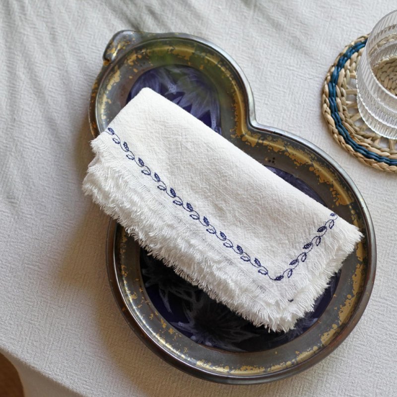 Ayuzawa Embroidered Handmade Cloth Napkins，Thickened Cotton Cloth Napkins with Fringe，Kitchen Dining Tabletop Decoration，for Dinners, Parties, Weddings 18 x 18 Inch Set of 6 - White