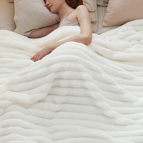 Bedsure Fleece Bed Blanket - Soft & Cozy Queen Size in Grey | 90x90 Inches for Ultimate Comfort