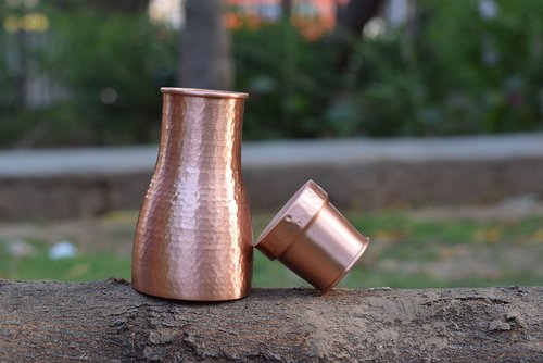 DeKulture Hammered Pure Copper Carafe Pitcher With Cap, Ideal Drinkware With Ayurveda and Yoga Benefits, 4 x 8 Inches (DH), 1 litre