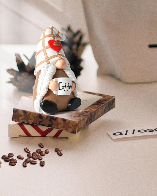 iStatue Hand-Painted Resin Swedish Gnome Figurine - Female Coffee Lover Decor for Kitchen Counter