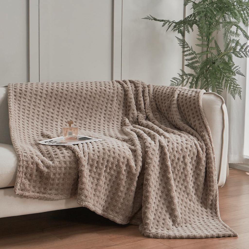 Serenhom Soft Cozy Fuzzy Fleece Twin Blanket, Waffle Light Taupe, 60x80 Inches – Lightweight, Fluffy, and Warm 3D Jacquard All-Season Blanket for Couch, Bed, Sofa, Home Decor, Camping, and Travel