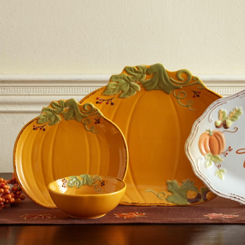 Pfaltzgraff Plymouth Autumn Harvest Thanksgiving Small Pumpkin Platter, 12 Inch, Orange