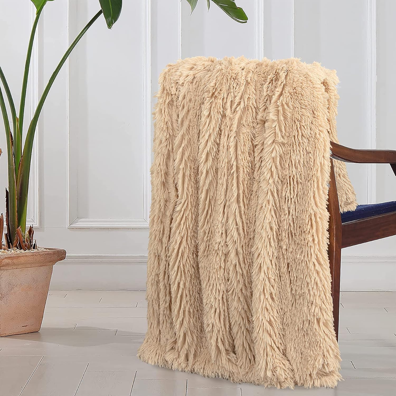Tuddrom Faux Fur Throw Blanket - Extra Soft & Cozy Reversible Design | 50"x60" in Apricot