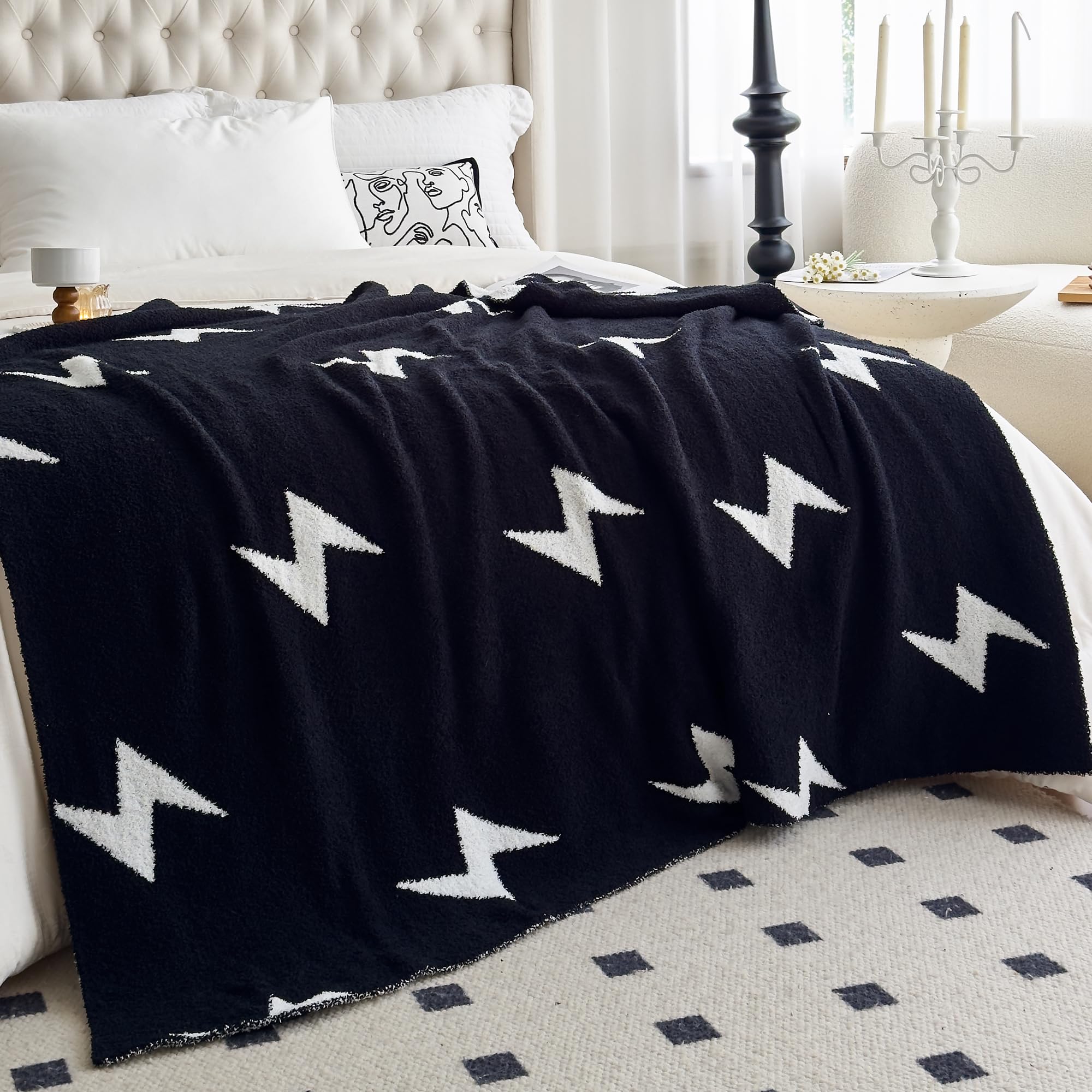 NIDITW Black Lightning Bolt Bed Blanket Twin Size 60x80 Ultra Soft Microfiber Fleece Lightweight Knit All Season Blanket for Couch Sofa (Black, Twin)