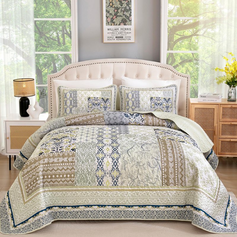 WONGS BEDDING Boho Quilt Set King, 3 Pieces Beige Patchwork Bedspread Coverlet Set,Soft Lightweight Microfiber Bohemian Floral Pattern Bedding Set with 2 Pillowcases for All Season (104"x 90")
