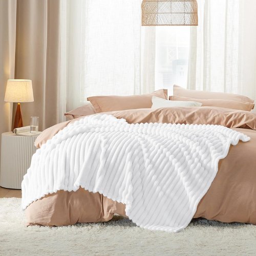 Bedsure GentleSoft Twin Fleece Blanket - Cozy White Throw for Couch, Perfect for Women & Girls, 60x80 Inches
