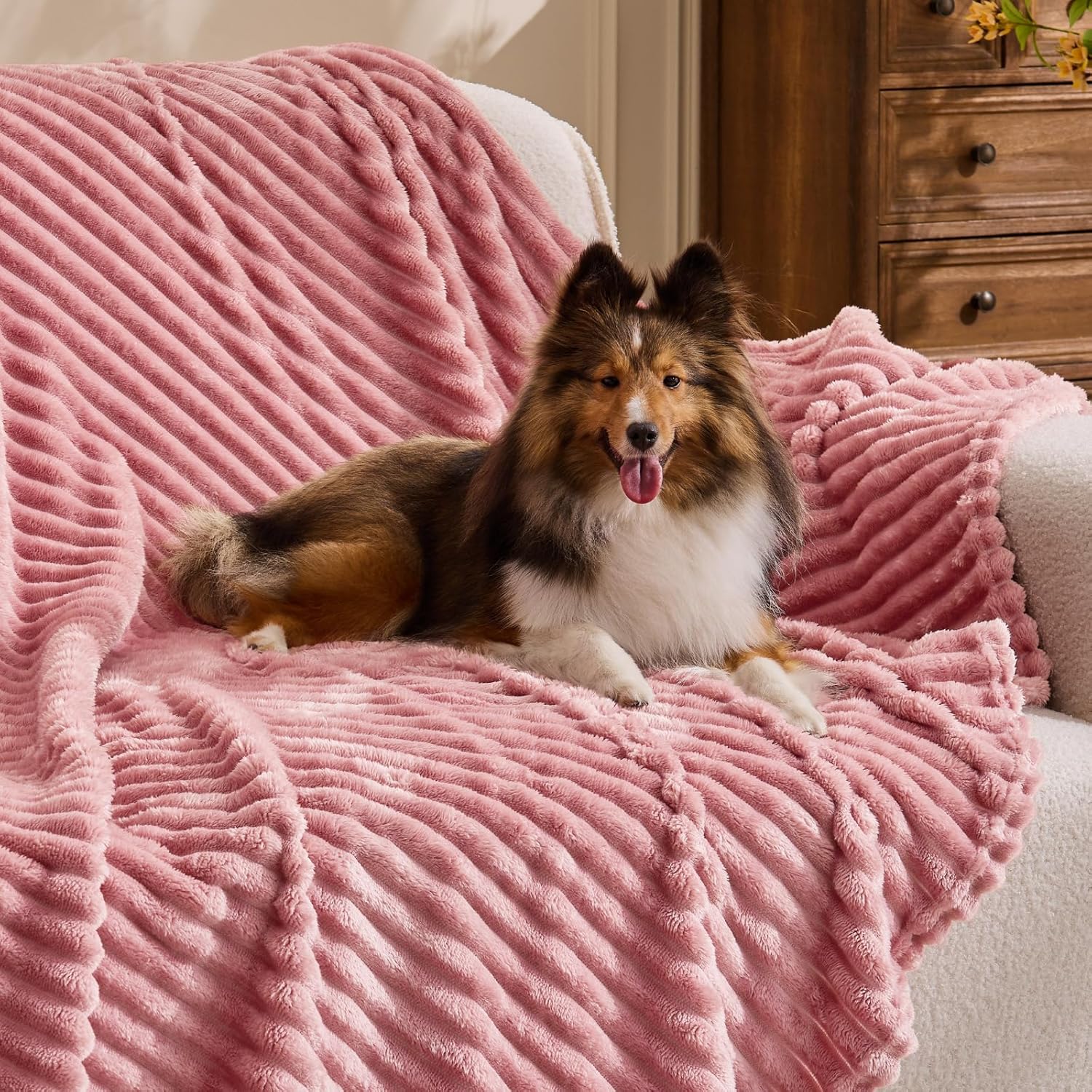 BEDELITE Fleece Throw Blanket - Soft & Warm 3D Ribbed Jacquard Design | Cozy Pink 50x60 Inch Plush Blanket