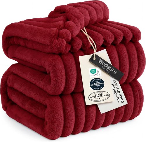 Bedsure GentleSoft Queen Blanket - Cozy Scarlet Sage Throw for Couch, Perfect for Women & Girls, 90x90 Inches