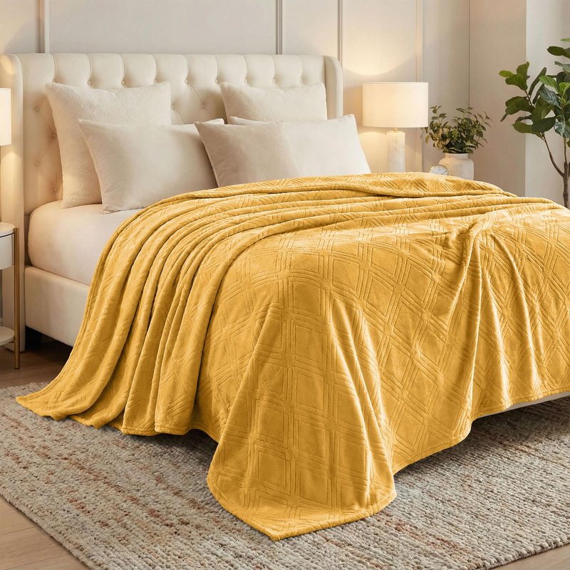Superior Alaska Collection Quilted Diamond Throw Blanket - Soft Plush Velvety Fleece Blanket for Couch, Bed and Living Room Decor - Cozy, Warm & Lightweight All-Season Cover, Full/Queen Size, Gold