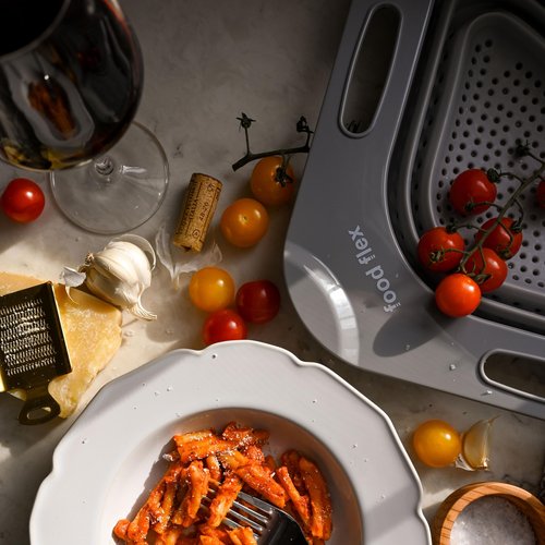 Food Flex Collapsible Corner Colander – Space-Saving Over Sink Strainer, 3.5 Qt, Grey