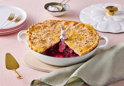 Le Creuset Bunny Pie Vent - 3 Inch Stoneware in Chiffon Pink for Perfect Baking