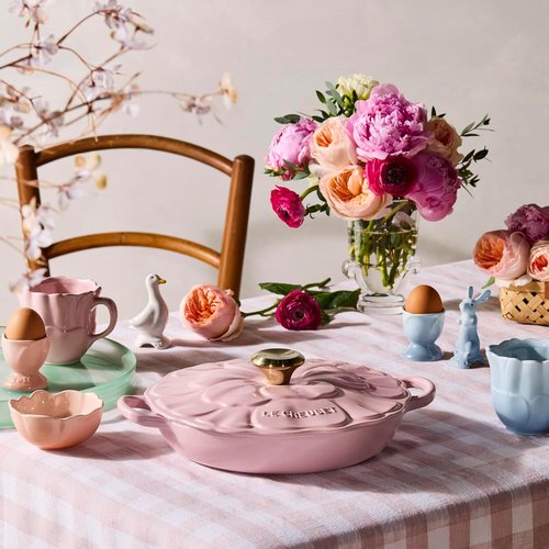 Le Creuset Bunny Pie Vent - 3 Inch Stoneware in Chiffon Pink for Perfect Baking