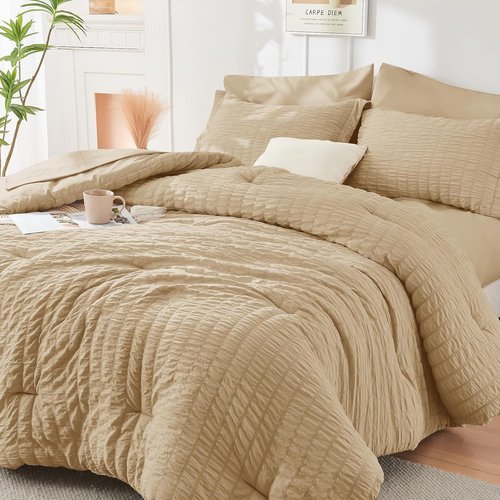 HYMOKEGE Comforter Set - Luxurious 7-Piece All-Season Bedding in Khaki | Soft Seersucker Design