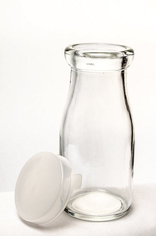 Old Fashioned Heavy Clear Glass Half Pint Milk Bottle, Decanter Cream Server with Lid (6)