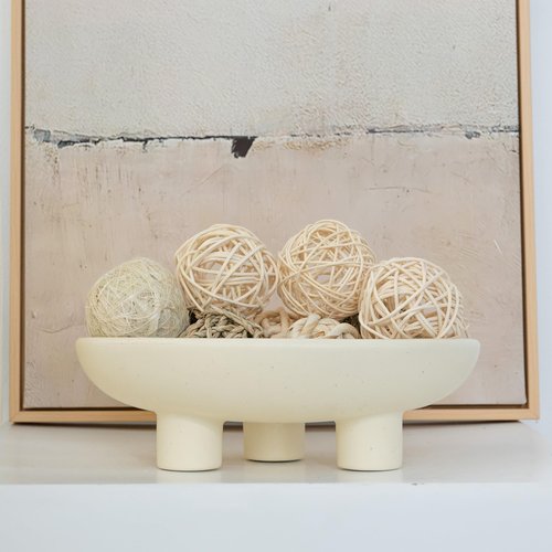 Relexome Three-Legs Ceramic Fruit Bowl for Kitchen Counter 10.24 Inch Modern Decorative Pedestal Bowl Oval Footed Serving Fruit Bowls Basket for Key Candy Breads Entryway Table Decor (Matte Crème)