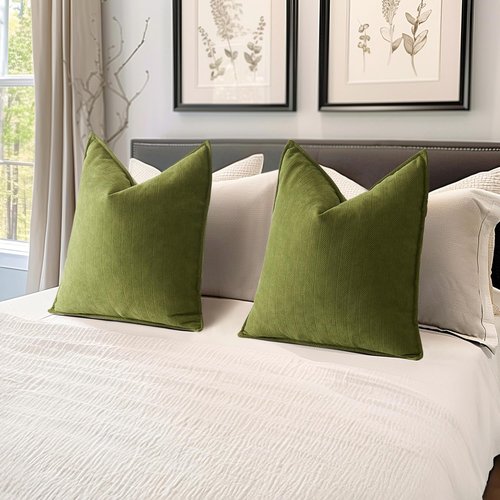 MIULEE Decorative Pillow Covers - Luxurious Soft Chenille in Moss Green | 18x18 Inch Farmhouse Cushion for Sofa & Bedroom