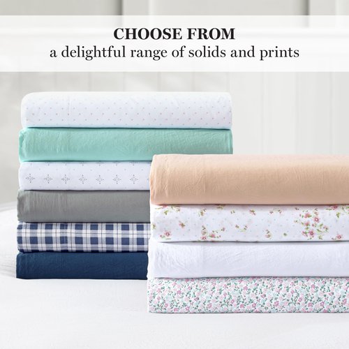 Martha Stewart Ultra Soft Brushed and Washed Microfiber 4 Piece Sheet Set, Easy Care, Comfy Sheets with Deep Pocket, 1 Flat Sheet, 1 Fitted Sheet, 2 Std. Pillowcase, Full Size, White & Blush Pink