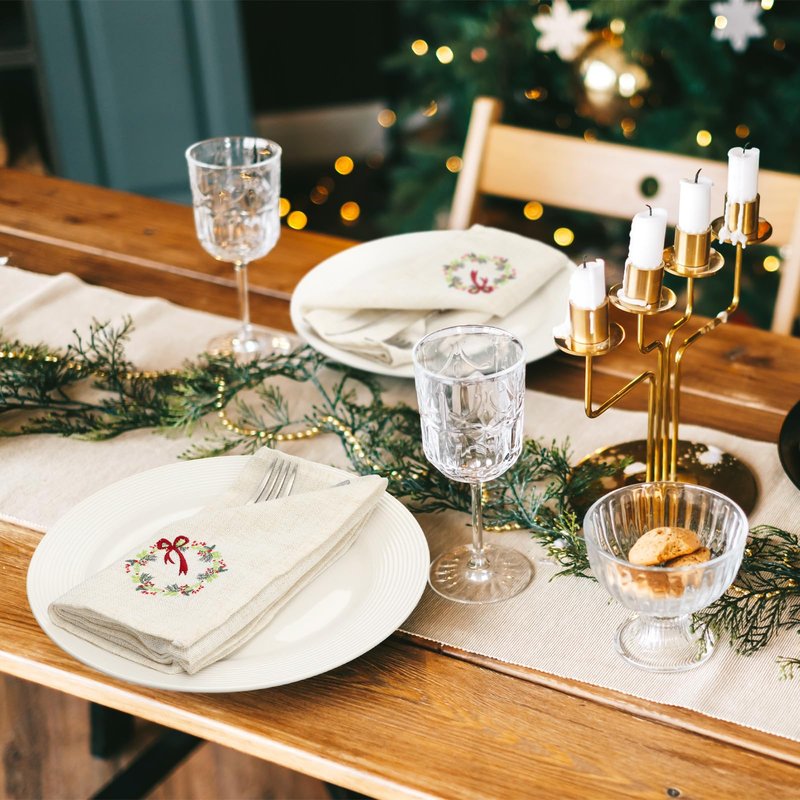 SmoothNovelty 6 Pcs Christmas Cloth Napkins Xmas Linen Dinner Napkins 18 x 18 Inch Soft Embroidered Linen Square Fabric Merry Christmas Wreath White Handkerchief for Wedding Holiday Dining Gifts