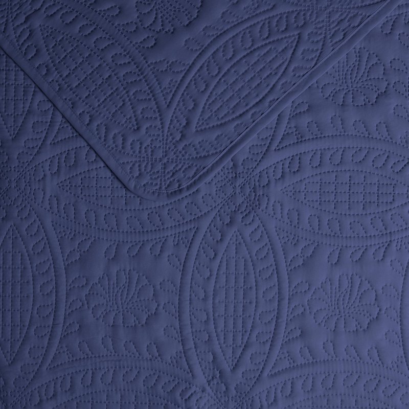 Traditions by Waverly Vintage Medallion Pinsonic 3 Piece Quilted Solid Bedding Set, King Bed Set with 2 Pillow Shams and Quilt, Lightweight and Machine Washable, Navy