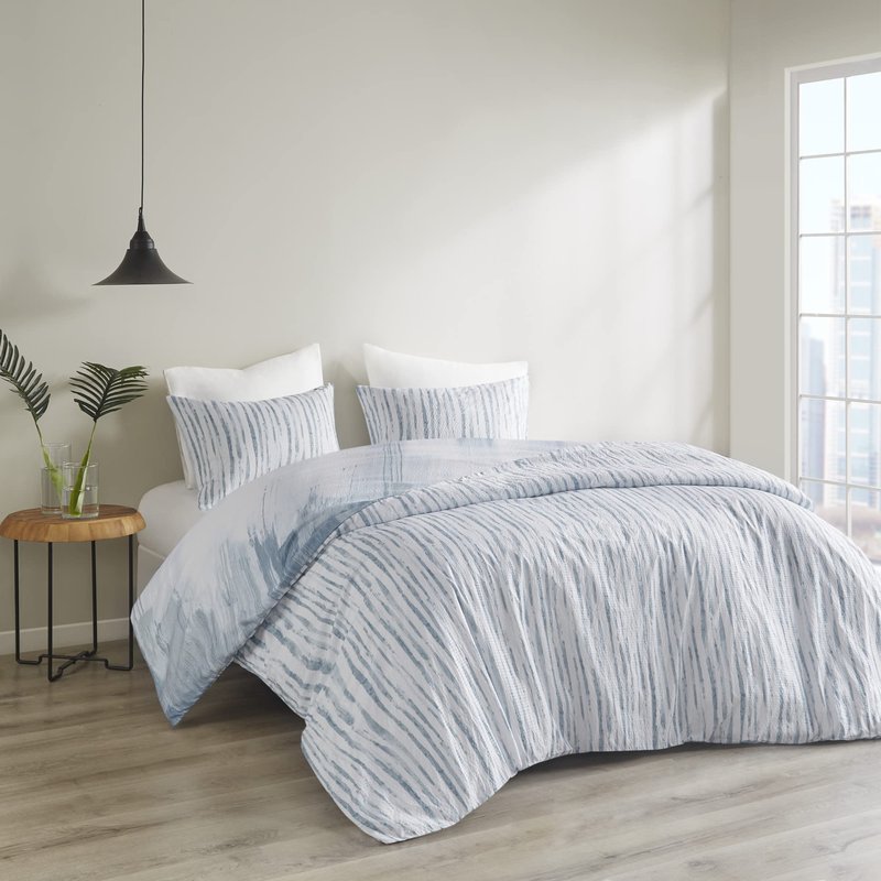 N Natori Brush Stroke Reversible Duvet Set Abstract Styling, Embossed Seersucker Design, All Season, Breathable Oversized Comforter Cover Bedding, Shams, King(110"x96") Blue 4 Piece