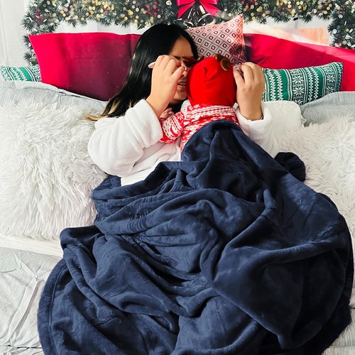 Bedsure GentleSoft Fleece Blanket - Lightweight Plush Cozy Twin Size Navy Blue, 60x80 Inches