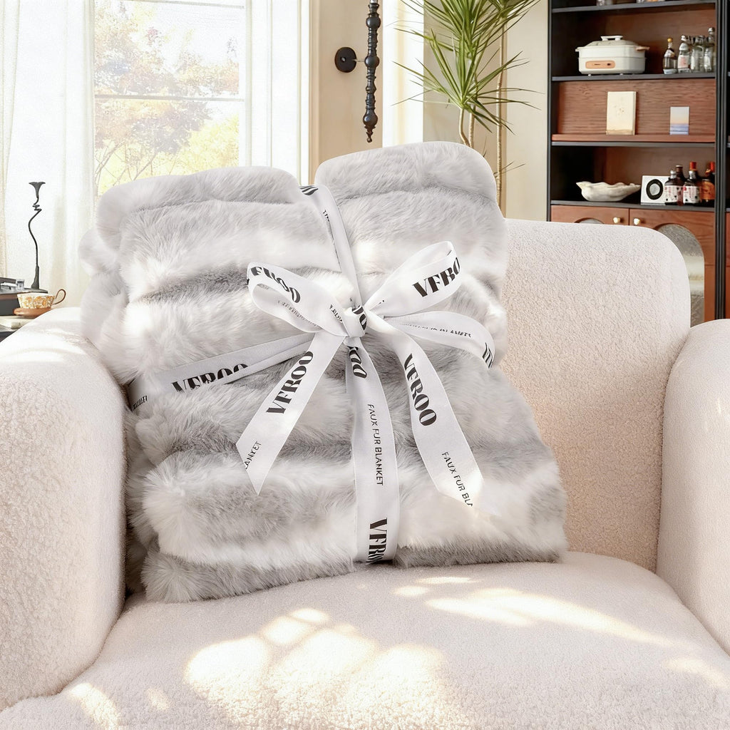 VFROO Plush Faux Rabbit Fur Throw Blanket – 850GSM Thick & Warm, Ultra Soft Fluffy Blanket for Couch, Bed, Sofa, Ideal Gift for Women, 60" × 80", Grey