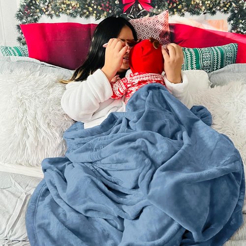 Bedsure GentleSoft Fleece Blanket - King Size Plush Cozy Microfiber in Washed Blue, 108x90 Inches
