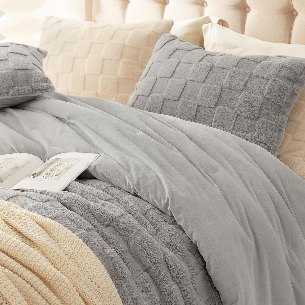 Cozy Bliss Fluffy Queen Size Comforter Set Grey, Farmhouse Jacquard Checkered Sherpa Bed Set, Ultra Soft Thick Bedding Set for Winter, 3 Pieces, 1 Fuzzy Comforter & 2 Pillow Shams
