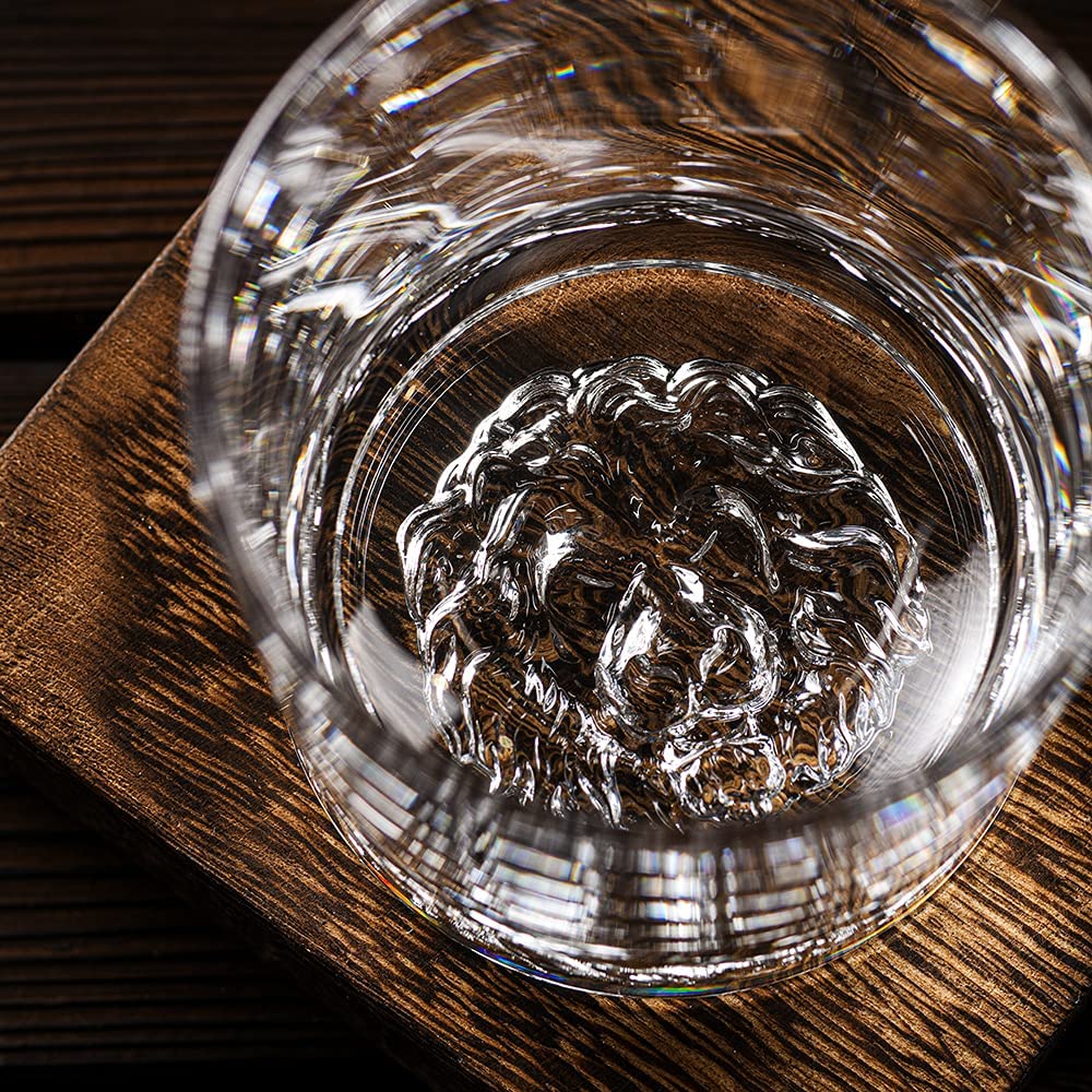 QUEEN&STONE LEAD FREE Old Fashioned Whiskey Glasses with Lion Pattern On the Thick Weighted Bottom 10oz Set of 4 Perfect for Scotch Bourbon Cocktails