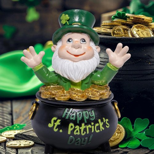 Hodao St. Patrick's Day Gnome Decoration - Handmade Green Elf Figurine for Home Table Decor