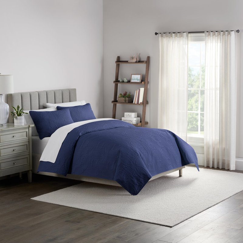 Traditions by Waverly Vintage Medallion Pinsonic 3 Piece Quilted Solid Bedding Set, King Bed Set with 2 Pillow Shams and Quilt, Lightweight and Machine Washable, Navy